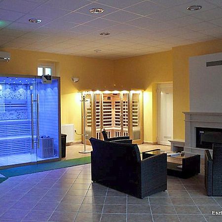 Eszter Apartman Бекесксаба Екстериор снимка